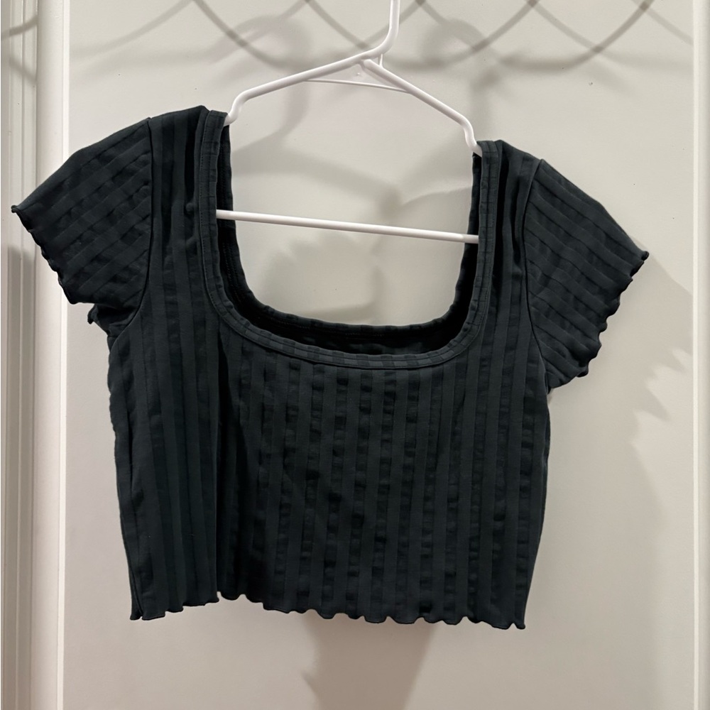 Elegant Black Ribbed Crop Top